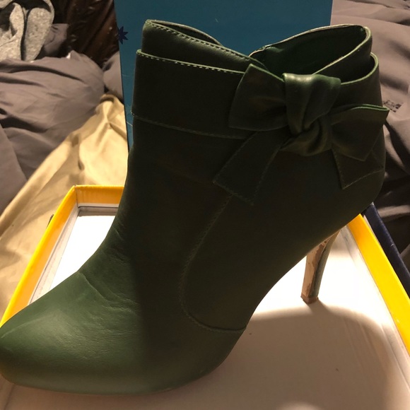 Ankle boots - Picture 2 of 2